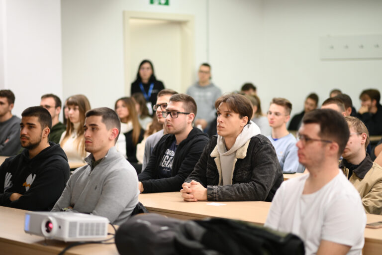 Raspored predavanja, panela i studija slučaja